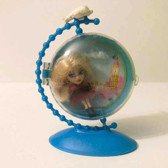 Barbie Peek A Boo Petites Doll Lea of London Girls of the World - Picture 1 of 16